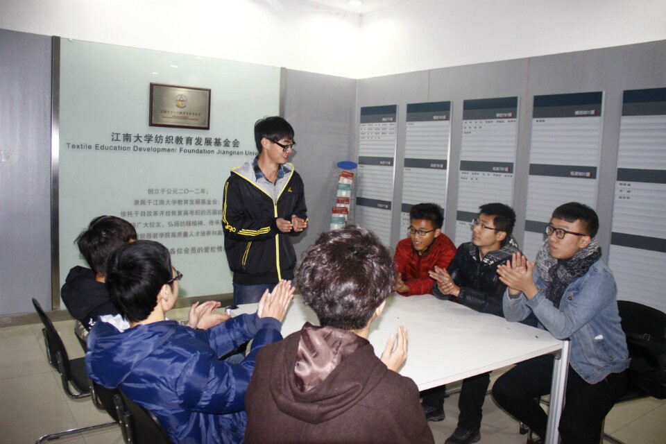 纺服学院“职场体验我分享,优秀员工我当家”主题沙龙交流会成功举办