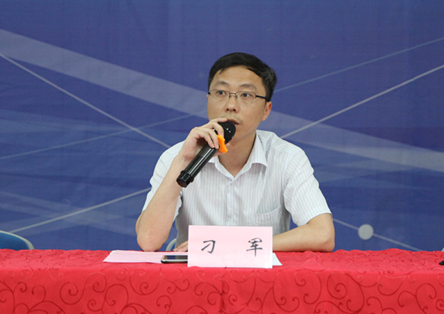 我校举行诚信教育大会暨2016届贷款毕业生还款协议面签仪式