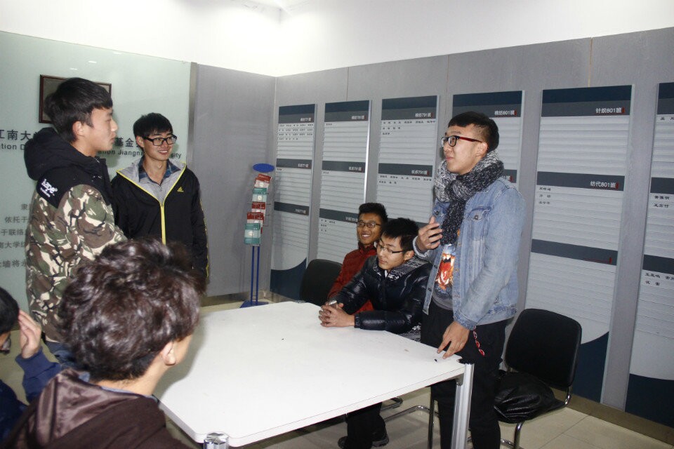 纺服学院“职场体验我分享,优秀员工我当家”主题沙龙交流会成功举办