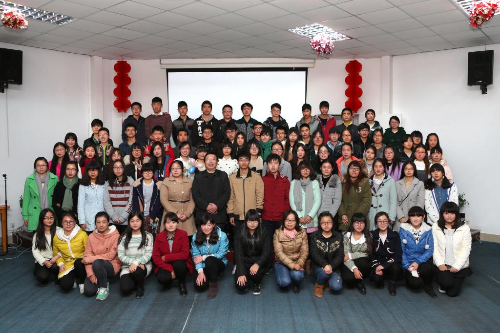 才艺比拼,展示自我——“首届图书馆勤径书山员工才艺表演大赛”举行