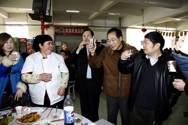 2013年江南大学留校学生团拜会举行