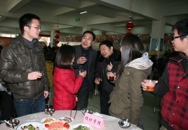 我校隆重举行2012年寒假留校学生新年团拜会