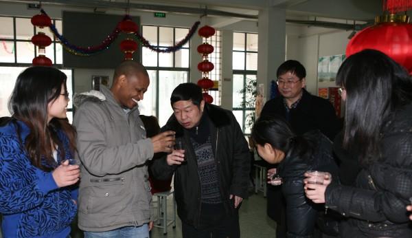 我校隆重举行2012年寒假留校学生新年团拜会